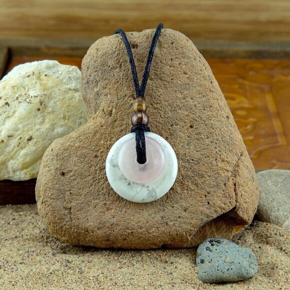 White Howlite and Rose Quartz Necklace - Picture 3 of 6